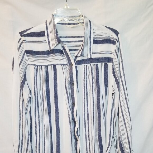 LONG SLEEVE BUTTON DOWN BLOUSE - Picture 1 of 1